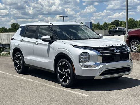 Used 2024 Mitsubishi Outlander SE AWD/4WD image 32