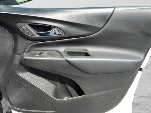 Used 2022 Chevrolet Equinox LT FWD image 23