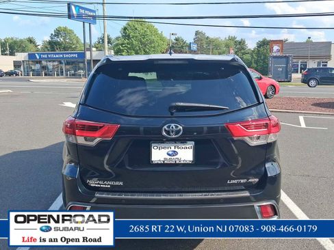 Used 2019 Toyota Highlander Limited AWD/4WD image 8