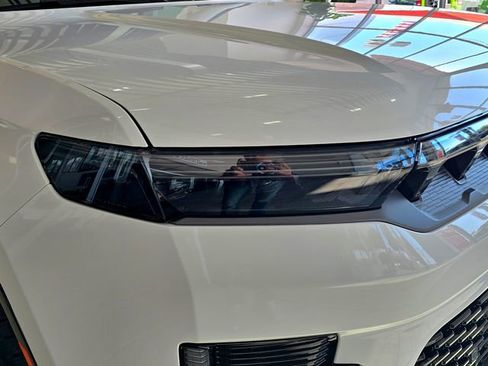 New 2026 Jeep Grand Wagoneer Limited image 32