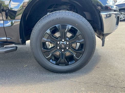 Used 2018 Ford F150 XLT w/ Equipment Group 302A Luxury AWD/4WD image 17