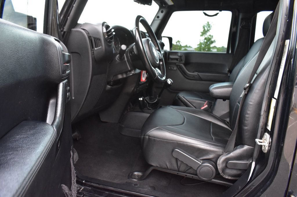 Used 2015 Jeep Wrangler Unlimited Sahara AWD/4WD image 17