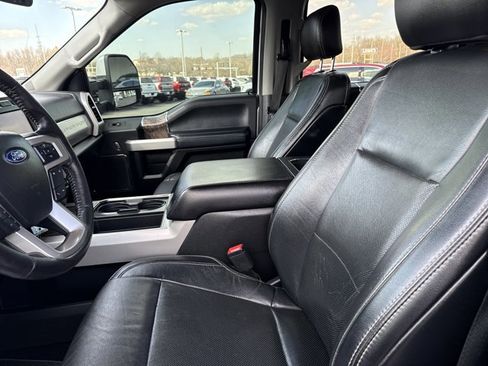 Used 2019 Ford F250 Lariat image 5