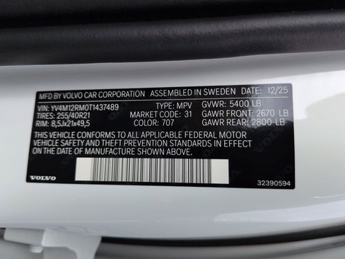 New 2026 Volvo XC60 B5 Ultra w/ Climate Package PRO image 17