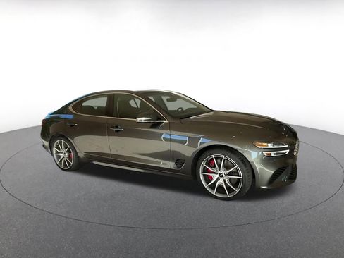 Used 2025 Genesis G70 2.5T image 2