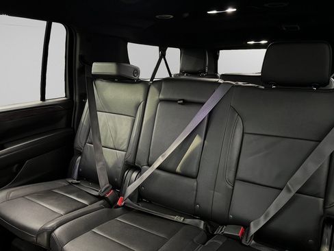 Used 2023 Chevrolet Suburban LT image 24