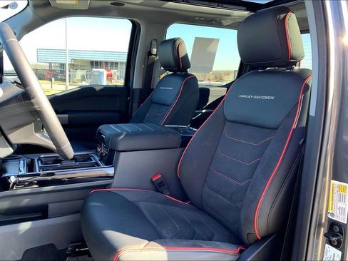 New 2026 Ford F250 Lariat w/ Black Appearance Package AWD/4WD image 9