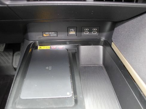 Used 2025 Toyota Camry LE w/ Convenience Package AWD/4WD image 16