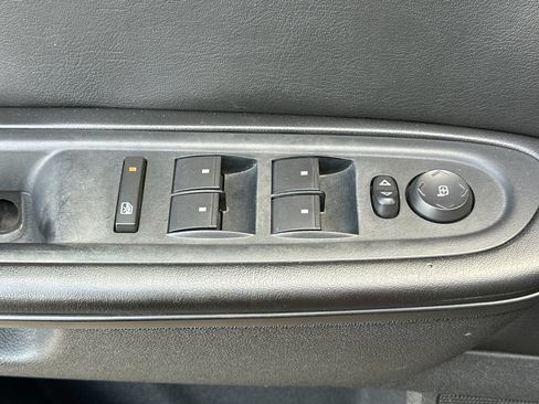 Used 2015 Chevrolet Traverse LT w/ Style and Technology Package FWD image 11