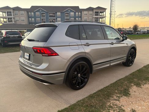 Used 2021 Volkswagen Tiguan SE R-Line image 8