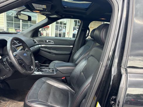 Used 2016 Ford Explorer Sport w/ Equipment Group 401A image 6