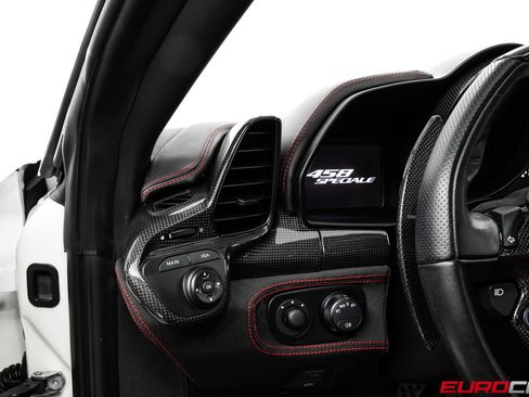 Used 2015 Ferrari 458 Speciale Coupe RWD image 32
