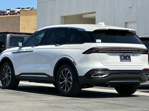 New 2026 Lincoln Nautilus Premier AWD/4WD image 5