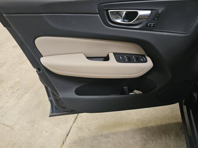 Used 2026 Volvo XC60 B5 Plus AWD/4WD image 8