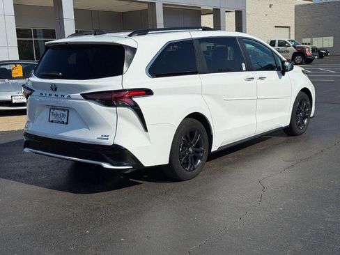 Certified 2024 Toyota Sienna XSE image 3