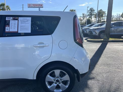 Used 2017 Kia Soul image 8