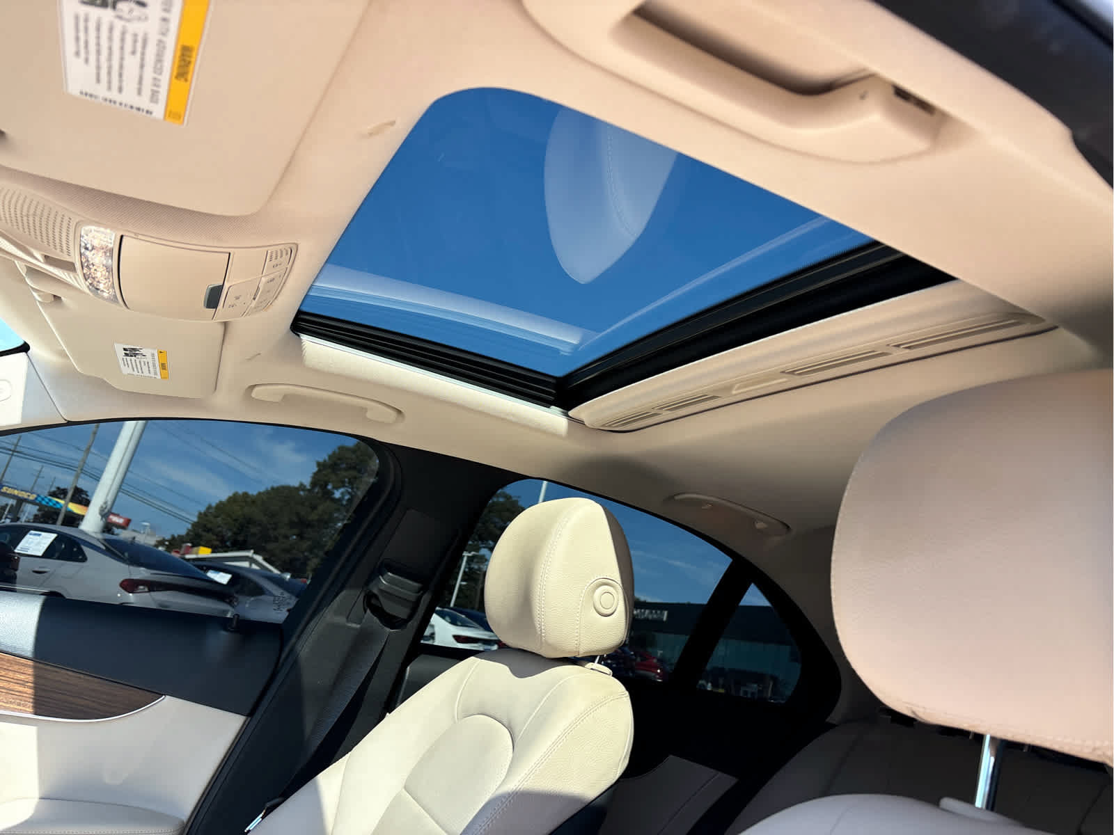 Used 2020 Mercedes-Benz C 300 4MATIC Sedan image 9