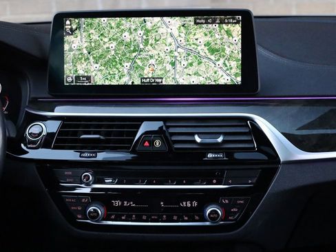 Used 2022 BMW M550i xDrive image 35