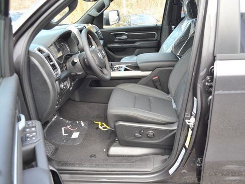 New 2026 RAM 1500 4x4 Crew Cab image 14