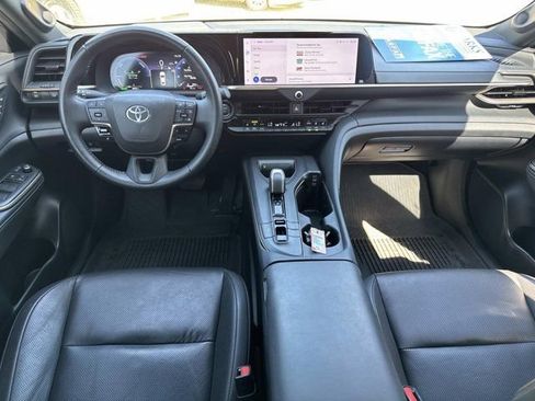 Certified 2023 Toyota Crown Limited image 20