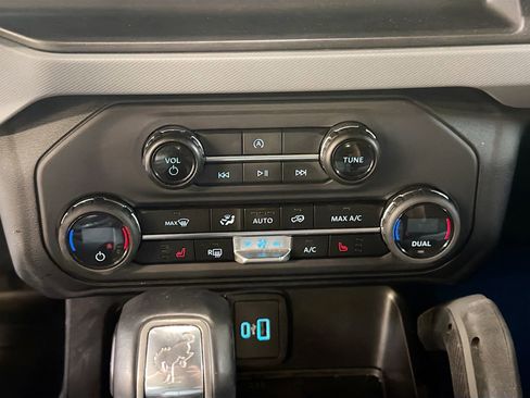 Used 2023 Ford Bronco Big Bend w/ Sasquatch Package AWD/4WD image 16