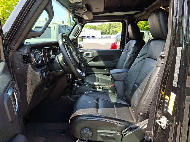 Used 2023 Jeep Wrangler Unlimited Sahara AWD/4WD image 13