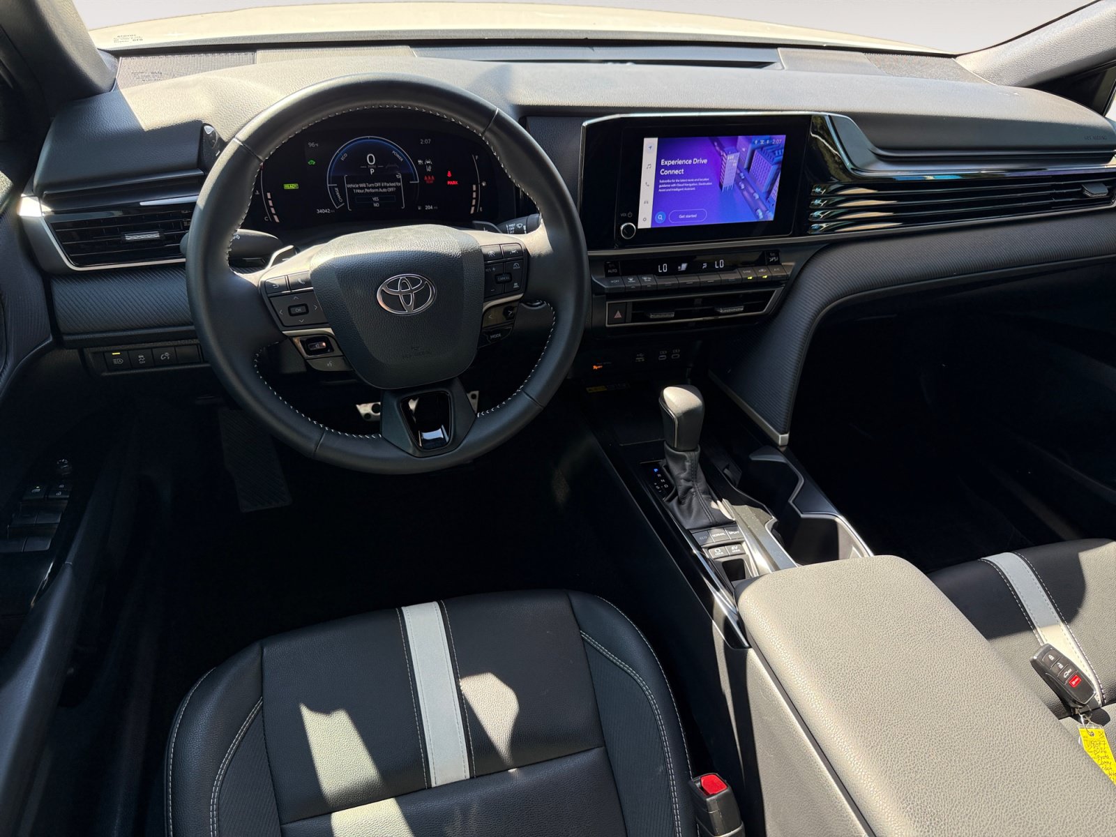 Used 2026 Toyota Camry SE FWD image 15