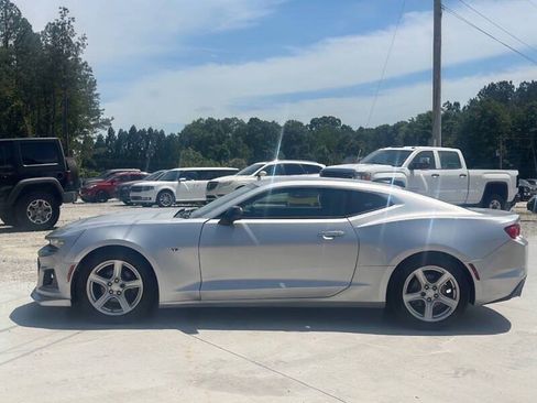 Used 2019 Chevrolet Camaro LT RWD image 3