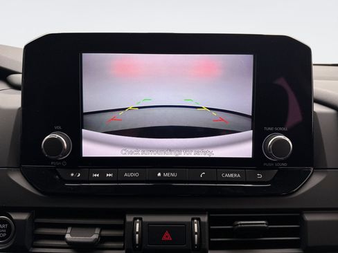 Used 2024 Nissan Pathfinder S image 15