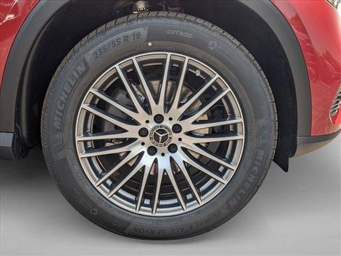 Certified 2025 Mercedes-Benz GLC 300 4MATIC image 9