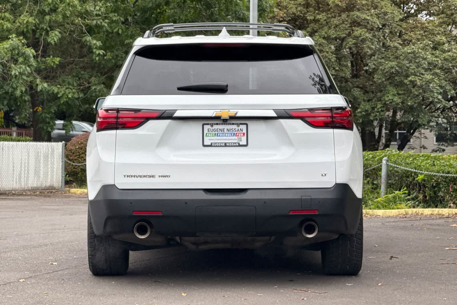 Used 2023 Chevrolet Traverse LT w/ LPO, Cargo Package AWD/4WD image 7
