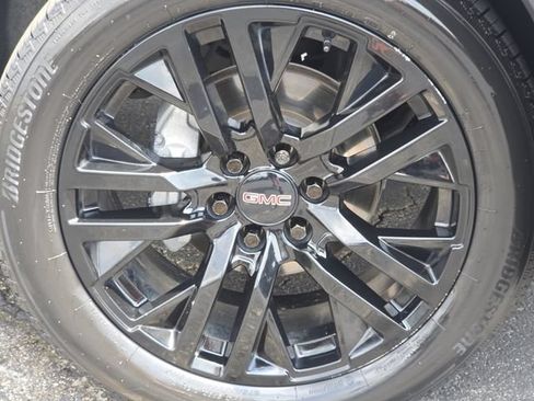 Used 2022 GMC Sierra 1500 Denali w/ Denali Reserve Package AWD/4WD image 12