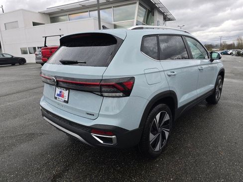 New 2026 Volkswagen Taos SE AWD/4WD image 3