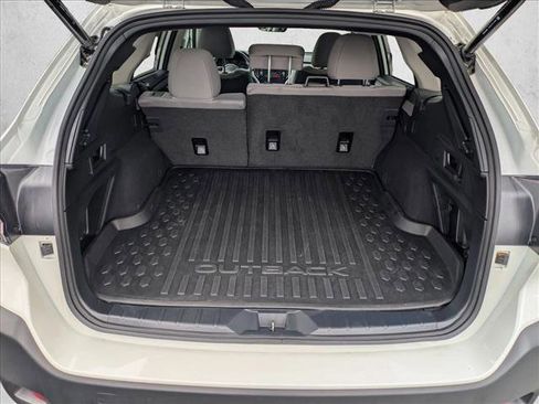 Used 2025 Subaru Outback Premium image 6