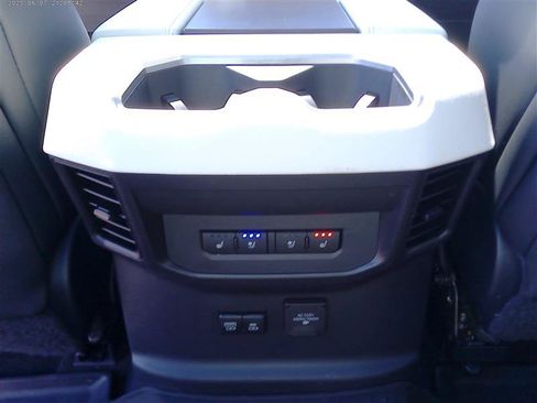 Used 2022 Toyota Tundra Capstone AWD/4WD image 18