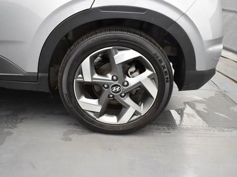 Used 2025 Hyundai Venue SEL FWD image 37