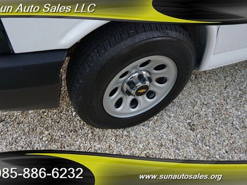 Used 2010 Chevrolet Express 1500 image 33