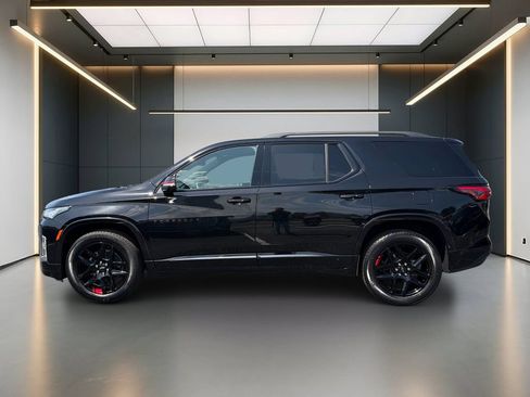Used 2022 Chevrolet Traverse Premier w/ Redline Edition FWD image 2