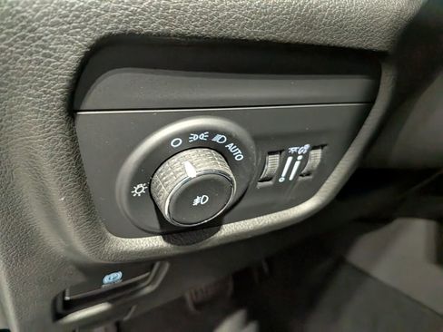 New 2025 Jeep Grand Cherokee Limited w/ Luxury Tech Group II image 14