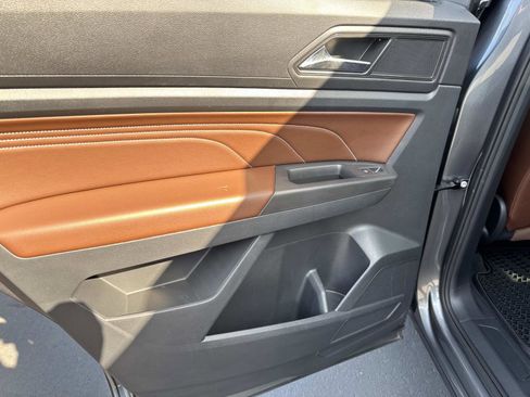 Certified 2022 Volkswagen Atlas SE image 11