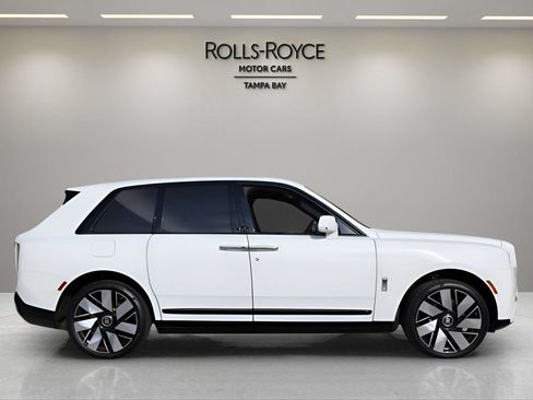 New 2026 Rolls-Royce Cullinan AWD/4WD image 7