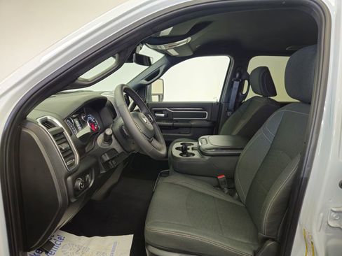 Used 2025 RAM 2500 Big Horn AWD/4WD image 3
