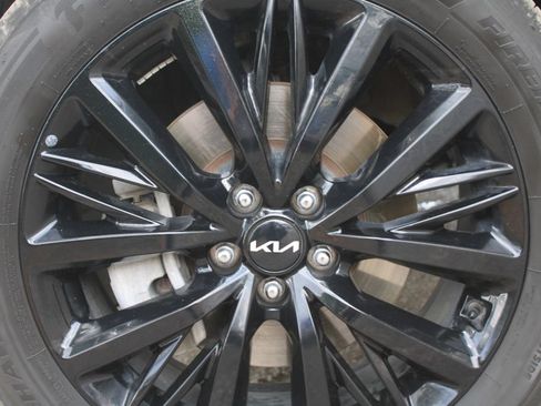 Used 2022 Kia Telluride SX w/ Towing Package FWD image 19