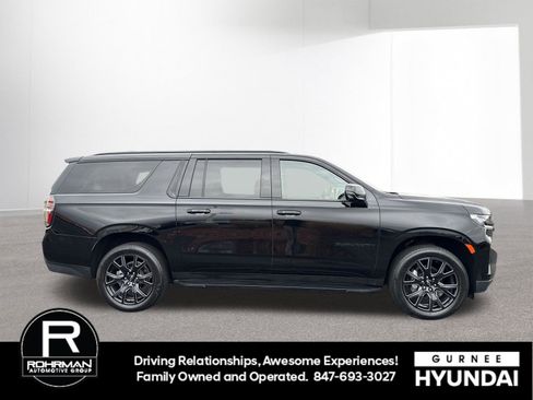 Used 2024 Chevrolet Suburban RST w/ Luxury Package AWD/4WD image 11