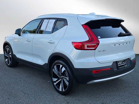 Certified 2023 Volvo XC40 B5 Ultimate w/ Protection Package Premier image 5