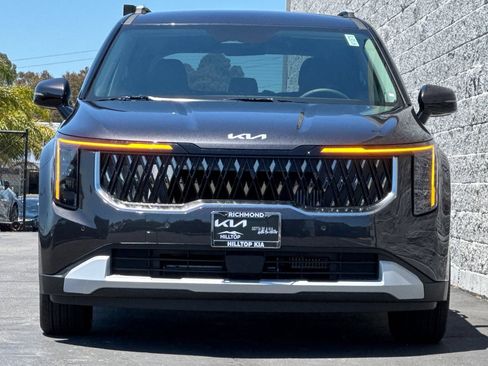 New 2026 Kia Carnival EX FWD image 9