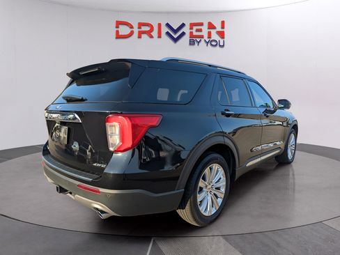 Used 2022 Ford Explorer Limited w/ Limited Technology Package image 5