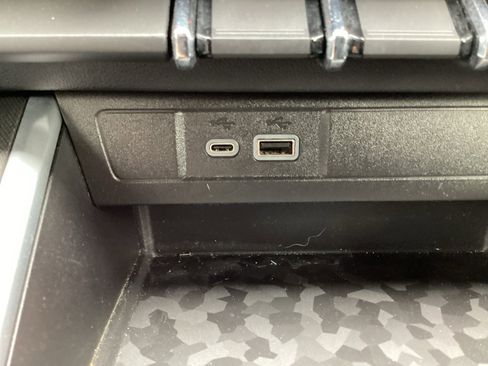 Used 2023 Chevrolet Colorado Trail Boss w/ Technology Package image 23