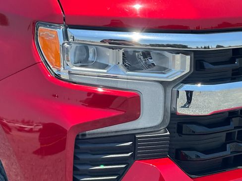 Used 2024 Chevrolet Silverado 1500 LT w/ Z71 Off-Road Package AWD/4WD image 32