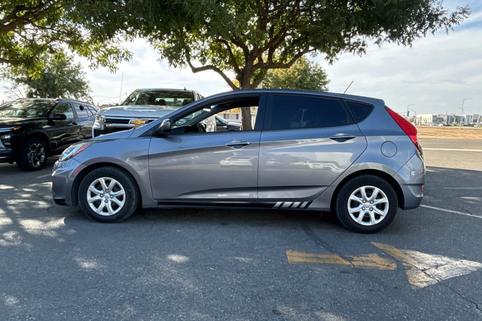 Used 2014 Hyundai Accent GS FWD image 5
